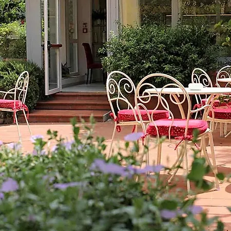 La Hotel Siena